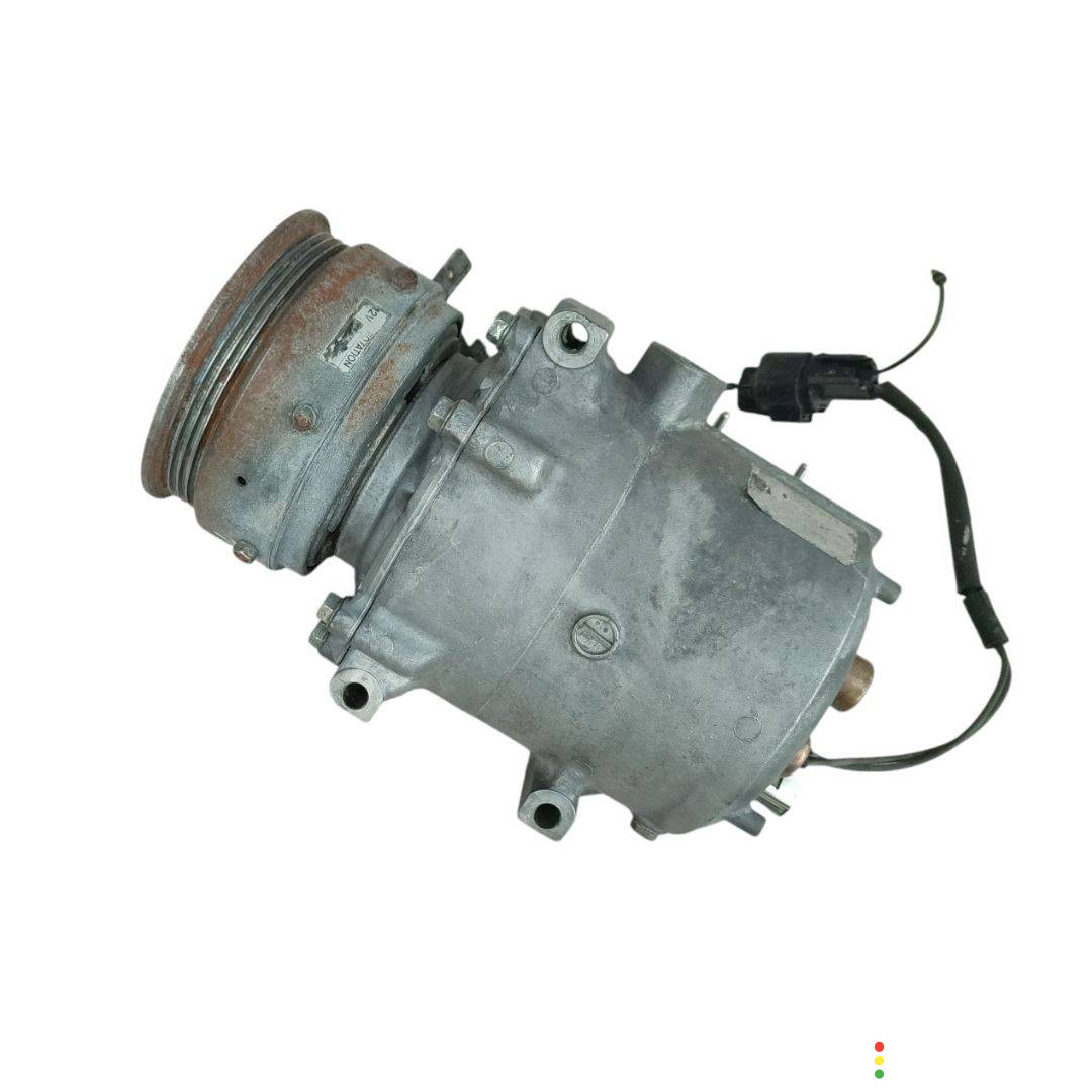 AKA201A204, FX105VS компрессор кондиционера Mitsubishi Sigma 1 поколение 1994г. - фото №1