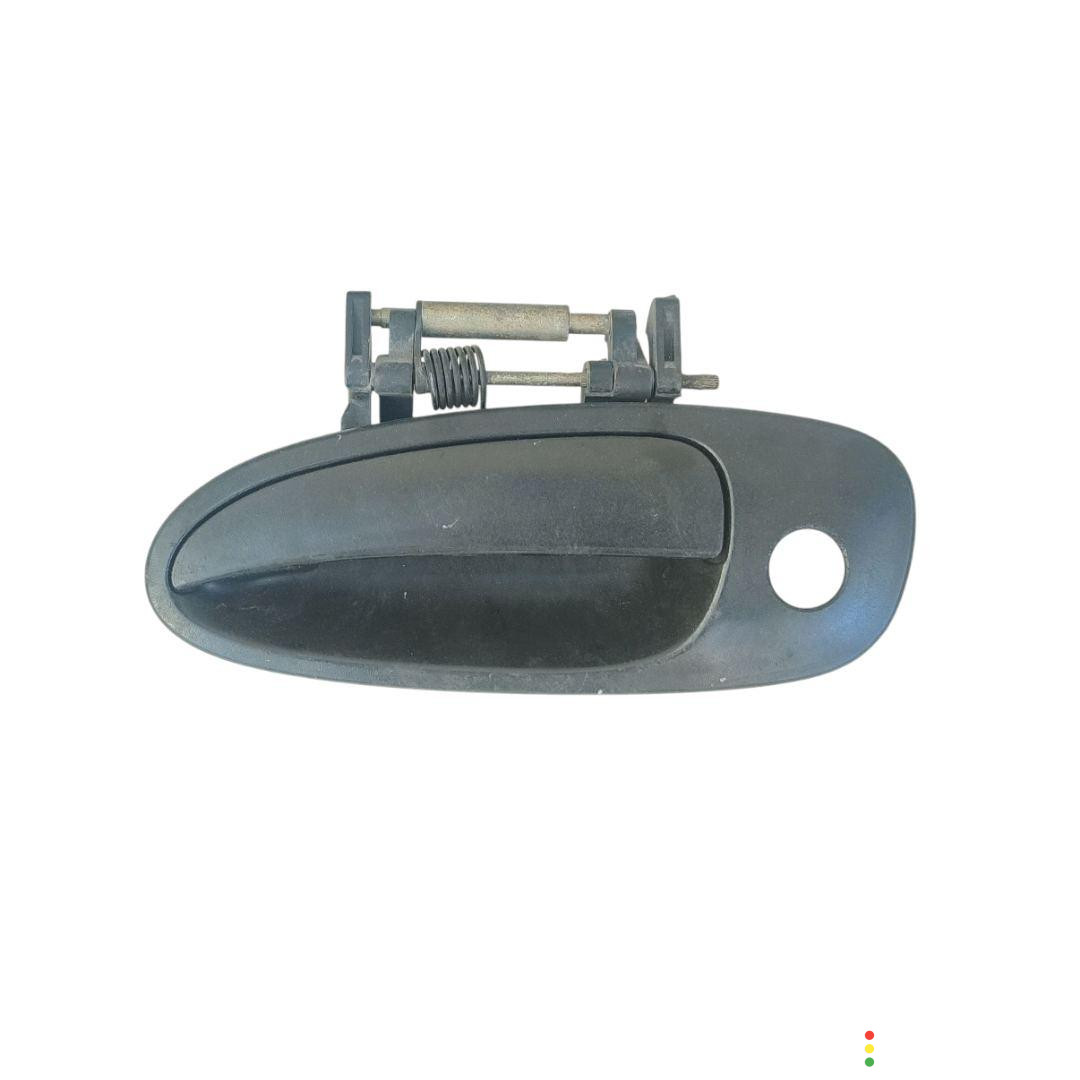 69220-05040A ручка наружная двери передней левой Toyota Avensis 1 поколение T220 1999г. - фото №1
