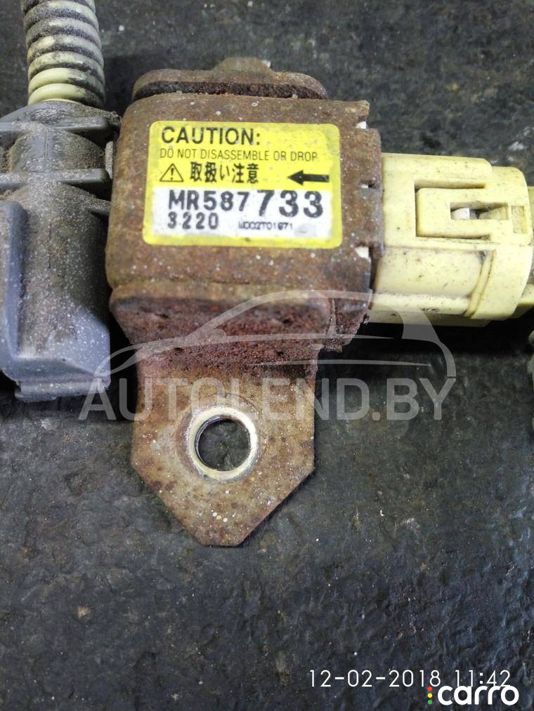датчик удара Mitsubishi Outlander 1 поколение 2003г. - фото №2