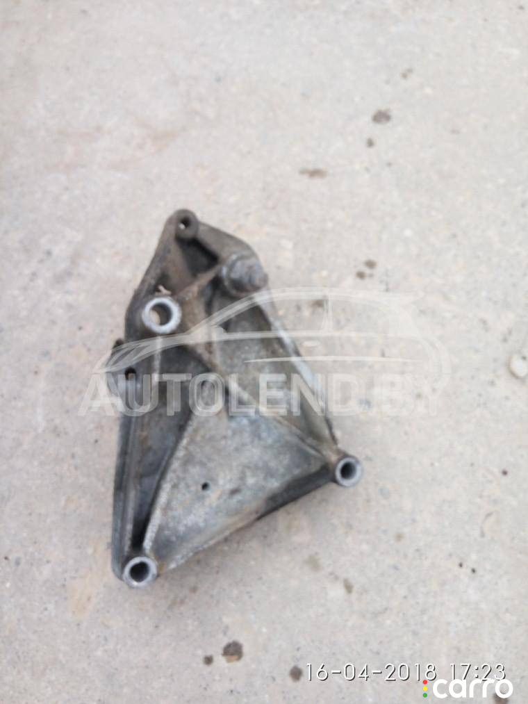 кронштейн коробки (балка кпп) Renault Laguna 2 поколение 2002г. - фото №2