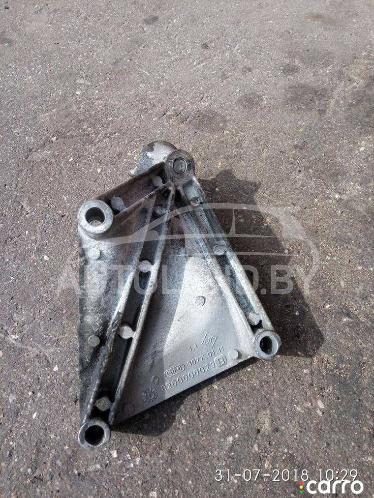 кронштейн коробки (балка кпп) Renault Laguna 2 поколение 2004г. - фото №2