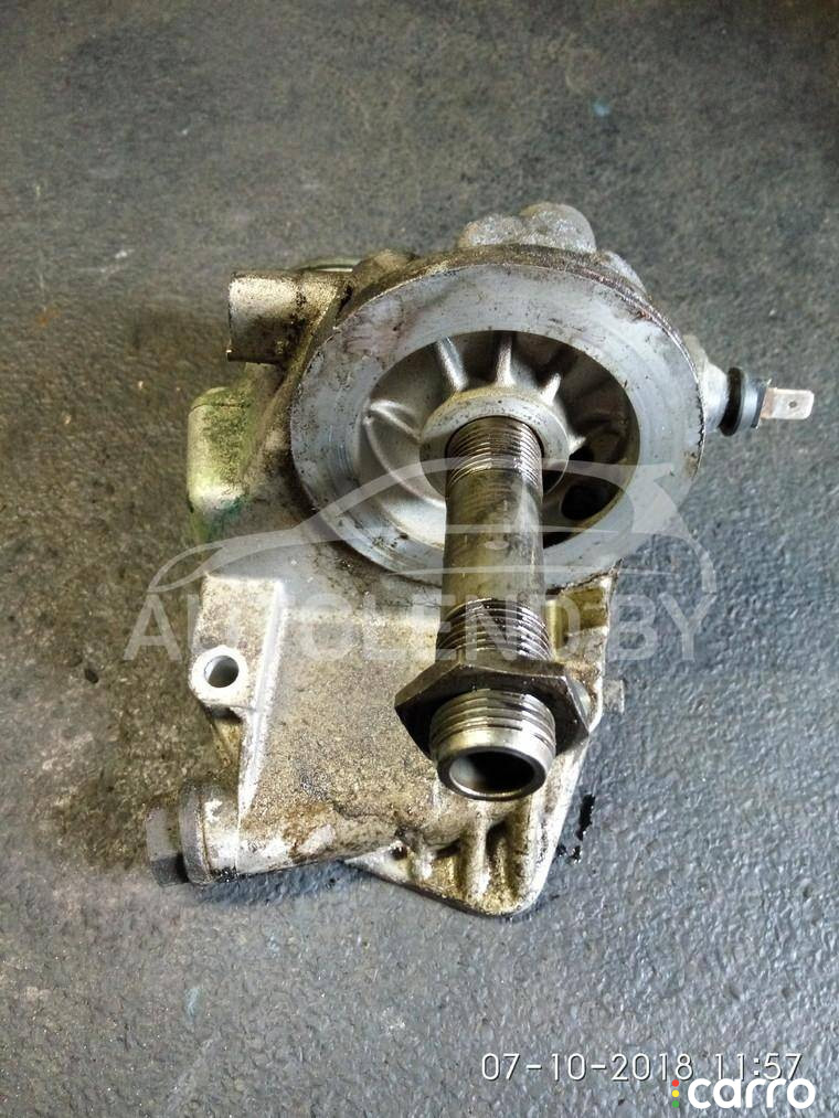 06A115417 кронштейн масляного фильтра Volkswagen Passat B5 1998г. - фото №1