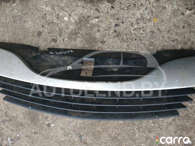 решетка радиатора Renault Laguna 2 поколение 2002г. - фото №1