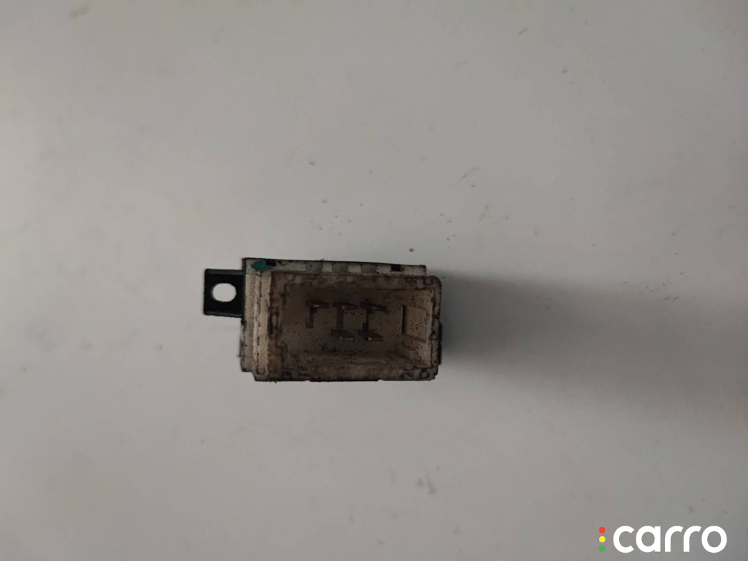 7700417484 кнопка стеклоподъемника двери передней правой Renault Laguna 1 поколение 1997г. - фото №2