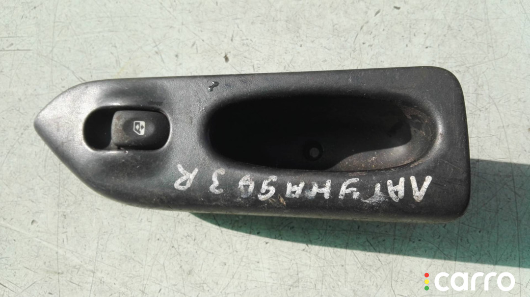 7700417485 кнопка стеклоподъемника двери передней правой Renault Laguna 1 поколение 1996г. - фото №1