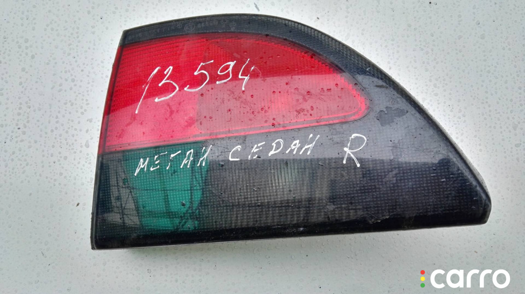 7700838533 фонарь крышки багажника правый Renault Megane 1 поколение 1999г. - фото №1