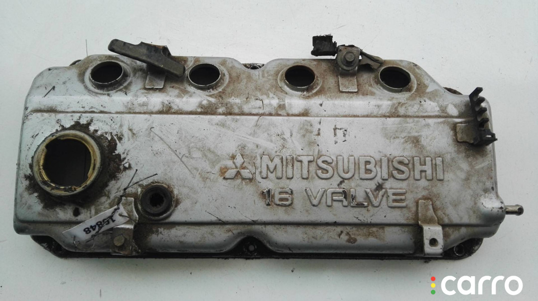 клапанная крышка Mitsubishi Carisma 1 поколение 1997г. - фото №1