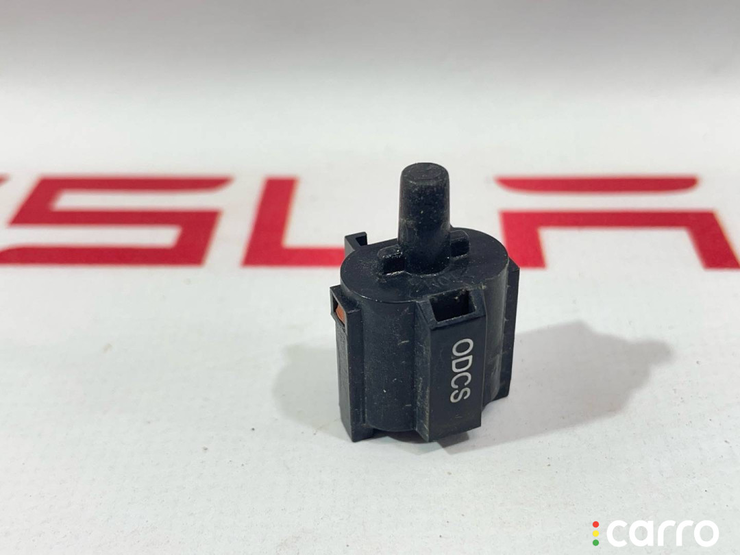6007379-00-B Датчик температуры воздуха Tesla Model 3 2019г. - фото №1