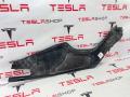 1006327-00-E, 1019073-00-A подкапотный пластик левый Tesla Model S 2015г. - фото №4