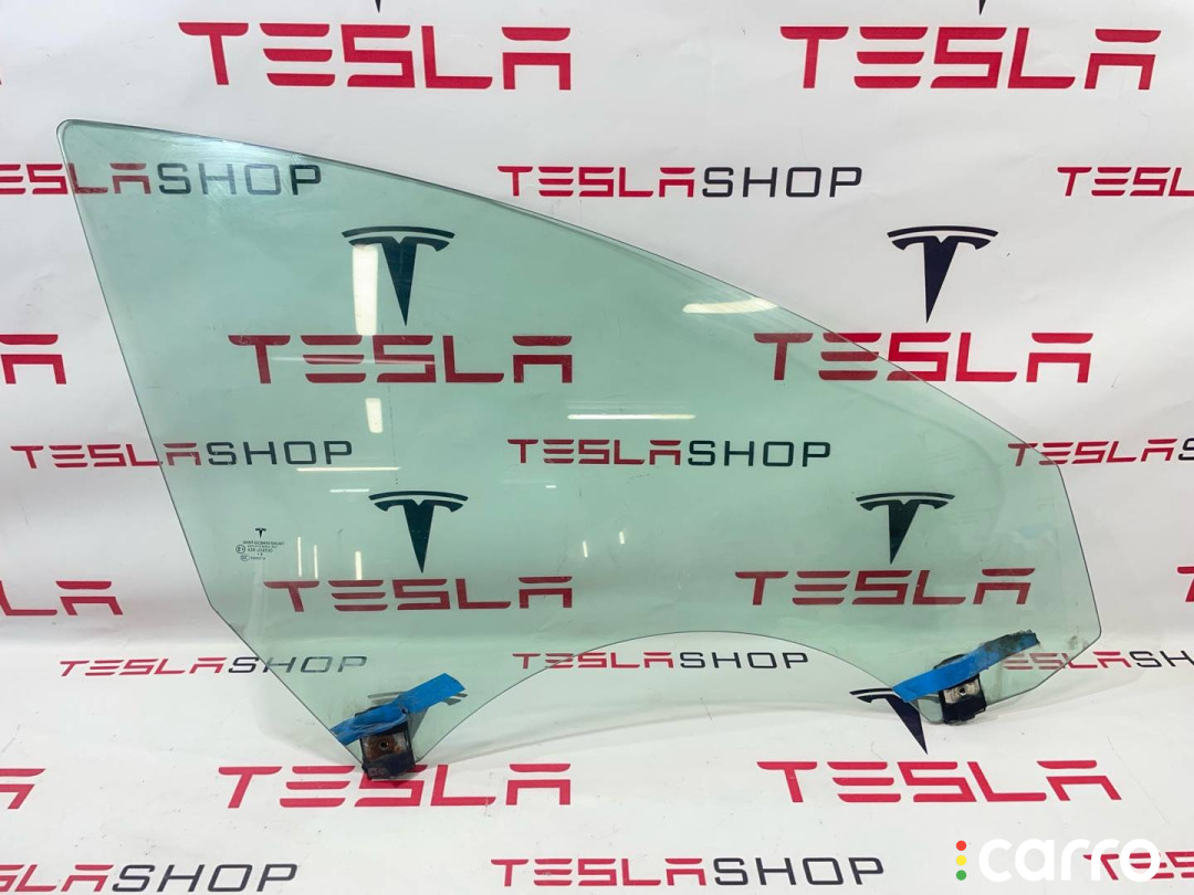 1077901-99-A стекло двери передней правой Tesla Model 3 2019г. - фото №1