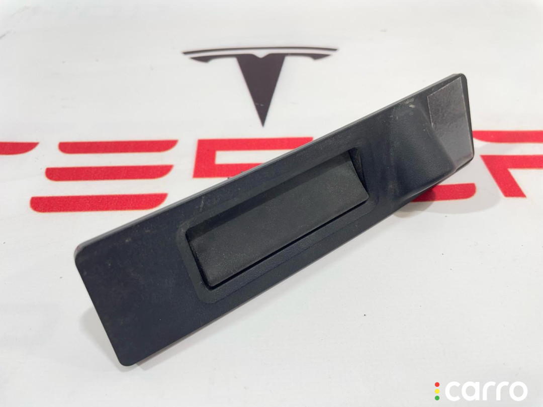 1095949-65-D, 1105486-00-E Кнопка открытия багажника Tesla Model 3 2019г. - фото №2