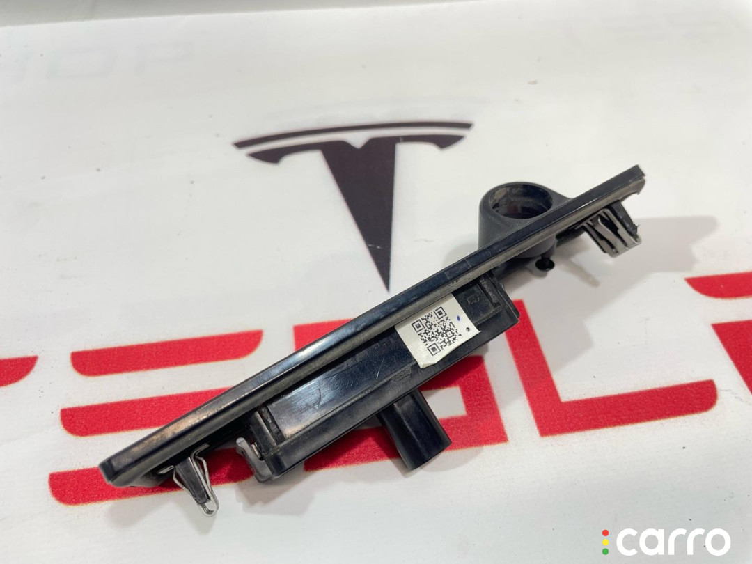 1095949-65-D, 1105486-00-E Кнопка открытия багажника Tesla Model 3 2019г. - фото №3