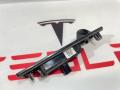 1095949-65-D, 1105486-00-E Кнопка открытия багажника Tesla Model 3 2019г. - фото №3