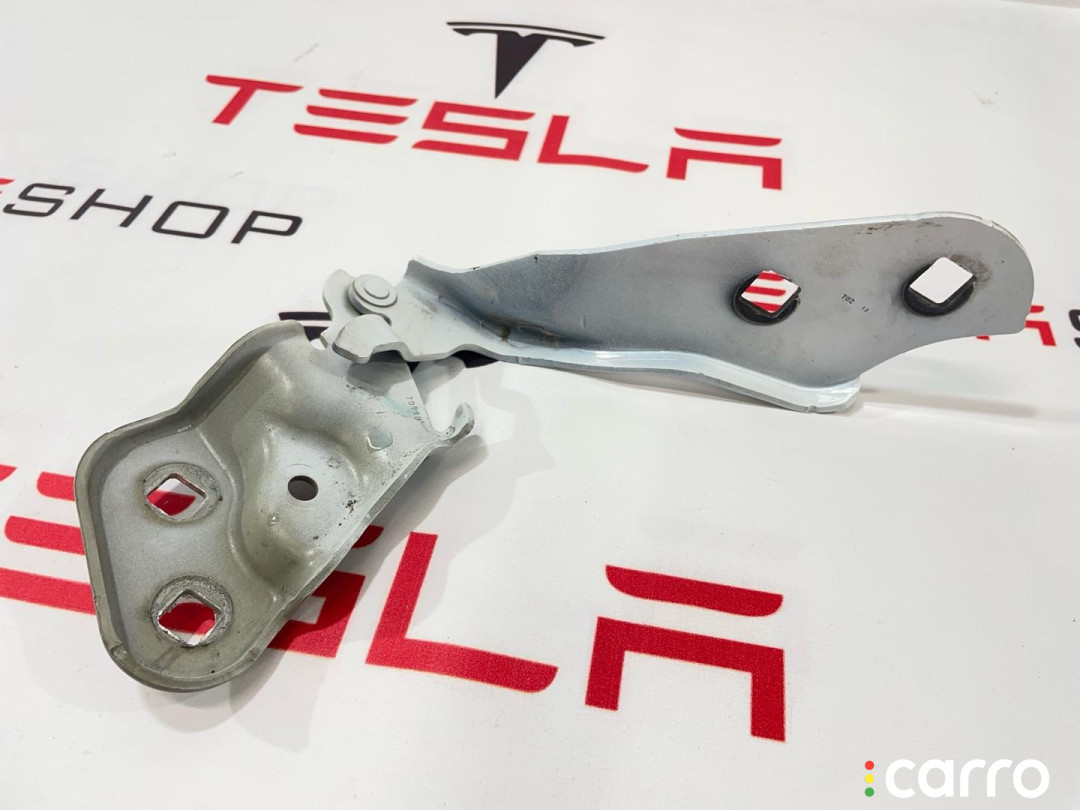 1098792-00-C Петля капота левая Tesla Model 3 2019г. - фото №2