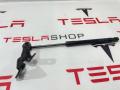 1089587-00-C, 1091472-00-B Амортизатор капота Tesla Model 3 2019г. - фото №2