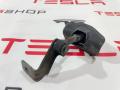1089507-00-D, 19030, 9507-C Ограничитель открывания двери передней Tesla Model 3 2019г. - фото №2