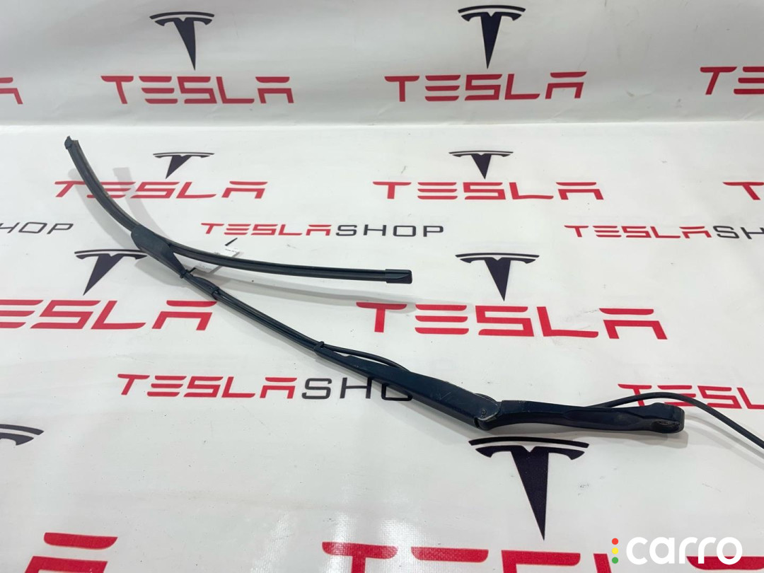 1076728-00-C Рычаг стеклоочистителя Tesla Model 3 2019г. - фото №1