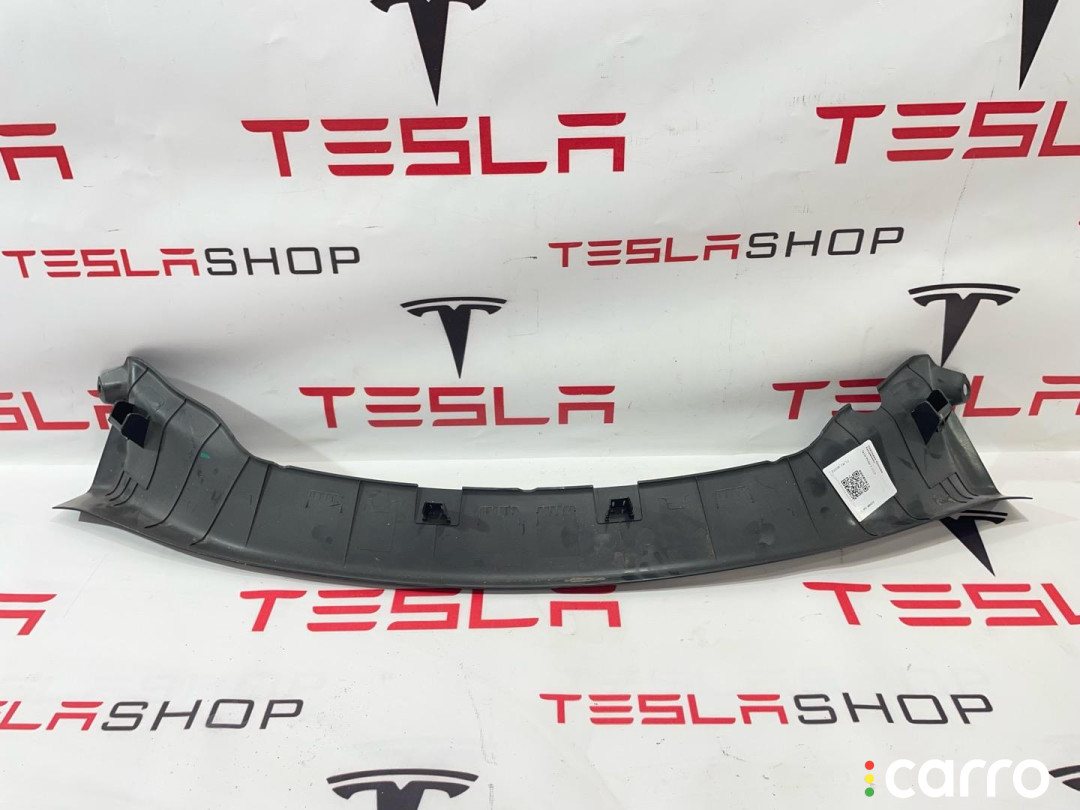 1132812-00-A Накладка крышки багажника Tesla Model 3 2019г. - фото №3