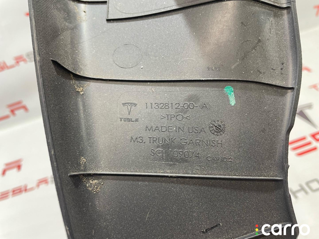 1132812-00-A Накладка крышки багажника Tesla Model 3 2019г. - фото №4