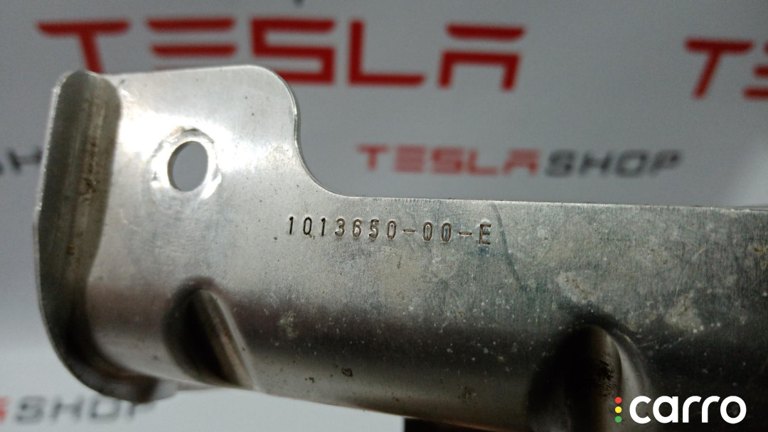 1013650-00-E Крепление блока предохранителей Tesla Model S 2015г. - фото №2
