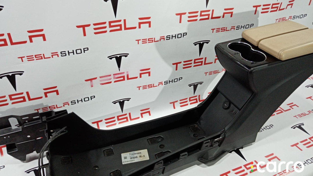 1010249-00-A Центральная консоль Tesla Model S 2015г. - фото №1