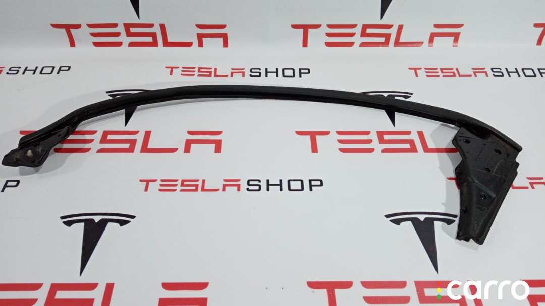 100542100D Уплотнитель передней двери Tesla Model S 2014г. - фото №1
