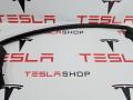 100542100D Уплотнитель передней двери Tesla Model S 2014г. - фото №4