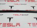 1038406-00-A уплотнитель передний правый Tesla Model S 2014г. - фото №3