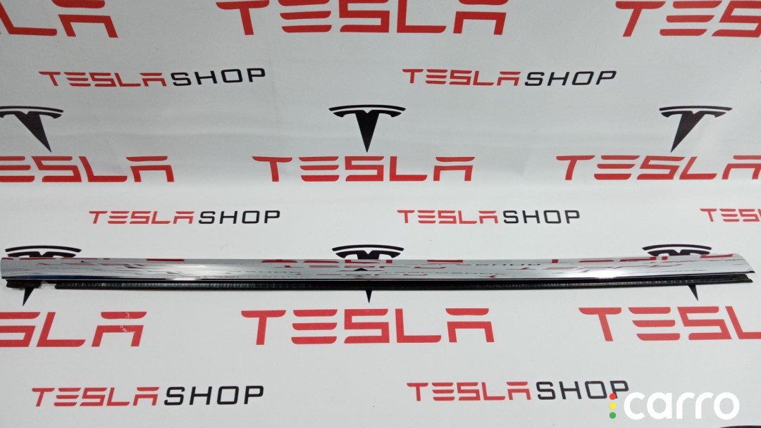 1095920-00-C молдинг двери передней правой Tesla Model S 2015г. - фото №1
