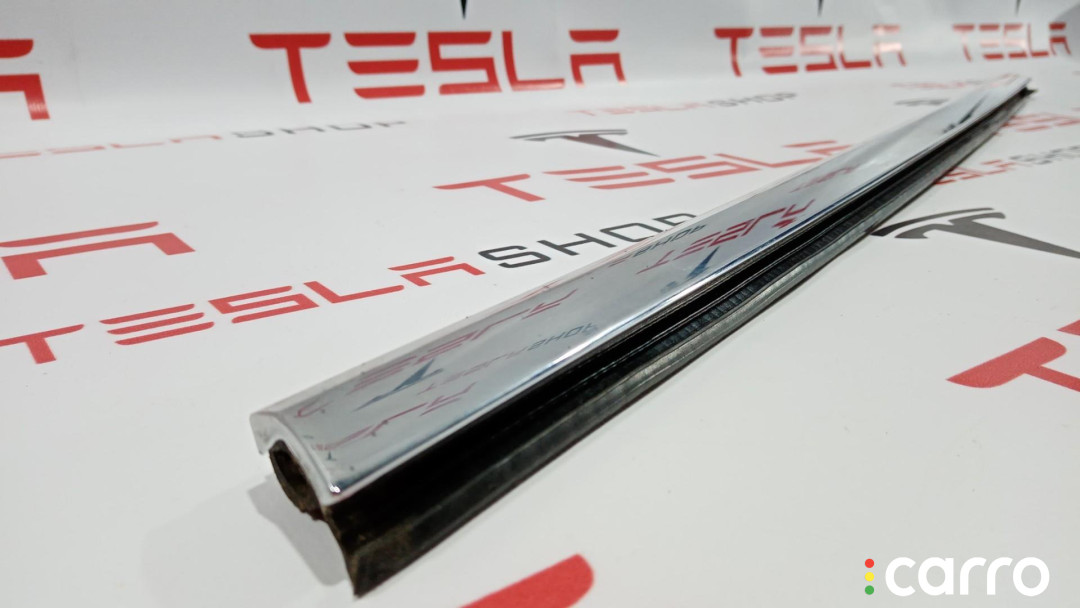 1095786-00-C молдинг двери передней левой Tesla Model S 2015г. - фото №2