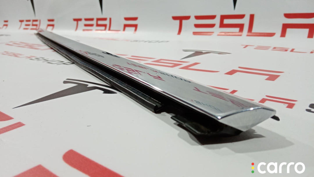 1095786-00-C молдинг двери передней левой Tesla Model S 2015г. - фото №3
