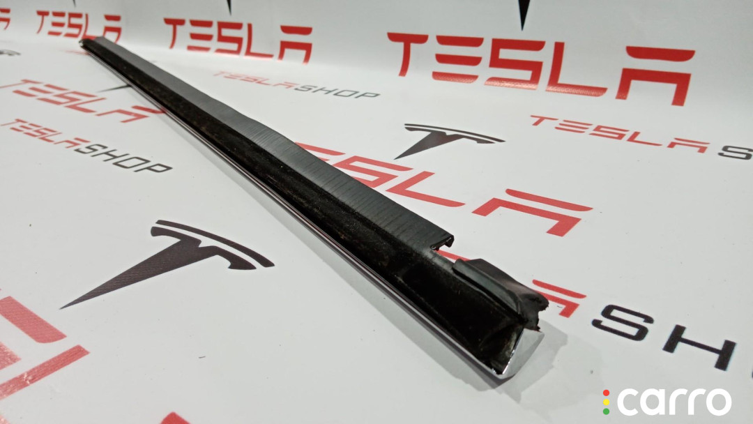 1095786-00-C молдинг двери передней левой Tesla Model S 2015г. - фото №4