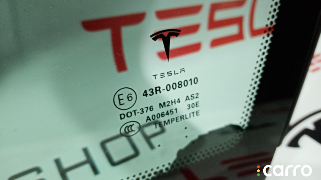 105182199A Форточка в заднее крыло Tesla Model S 2012г. - фото №2