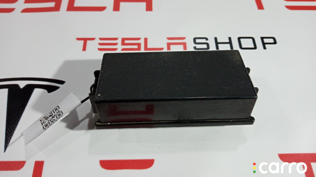 1004423-03-H Крышка блока предохранителей переднего Tesla Model S 2015г. - фото №1