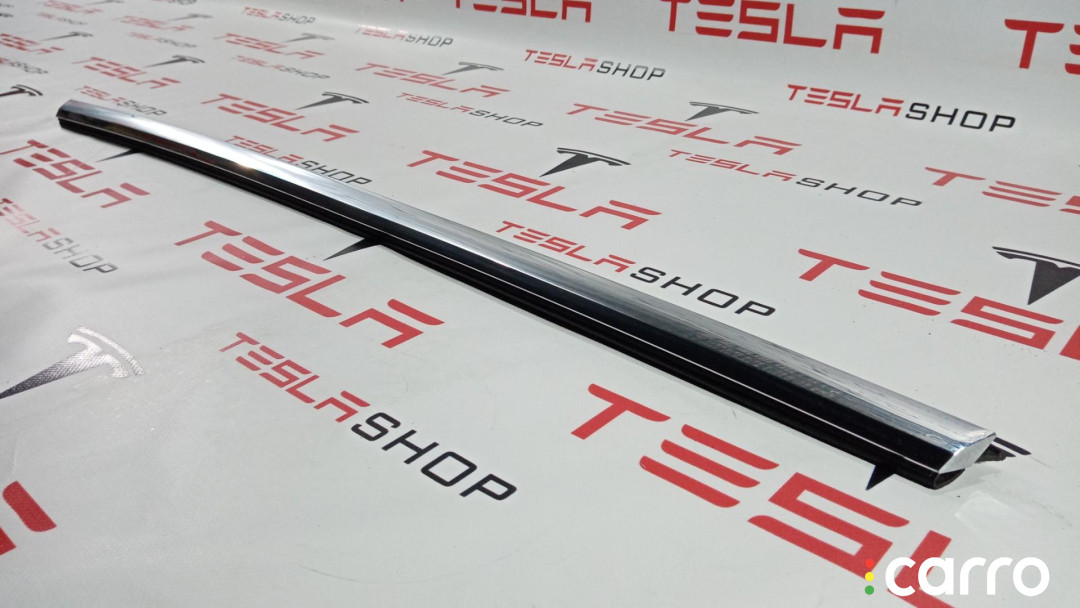 1095920-00-C молдинг двери передней правой Tesla Model S 2015г. - фото №1