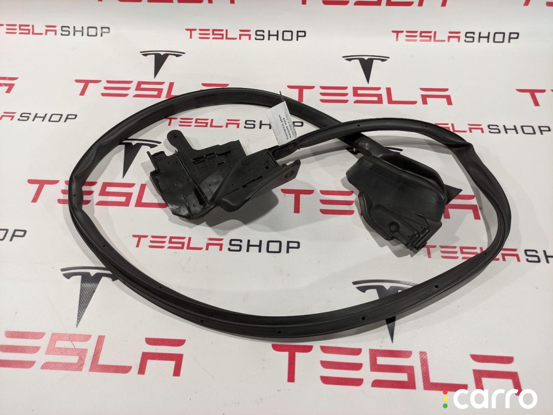 600959300D Уплотнитель передней двери Tesla Model S 2012г. - фото №1