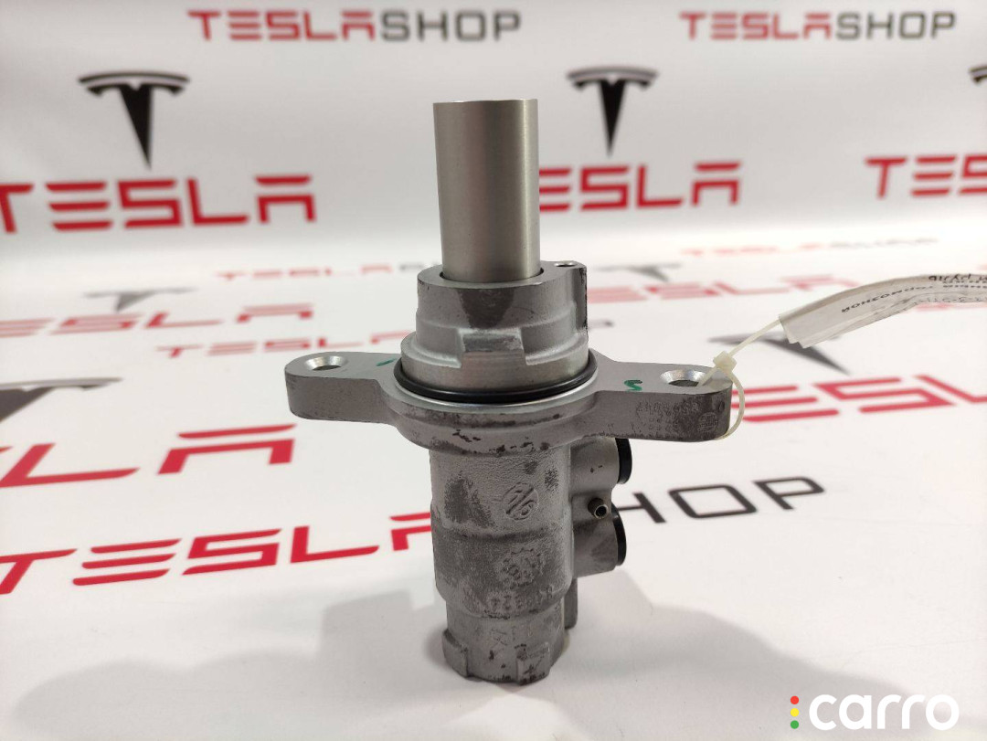 1044671-99-F цилиндр тормозной главный Tesla Model 3 2019г. - фото №1