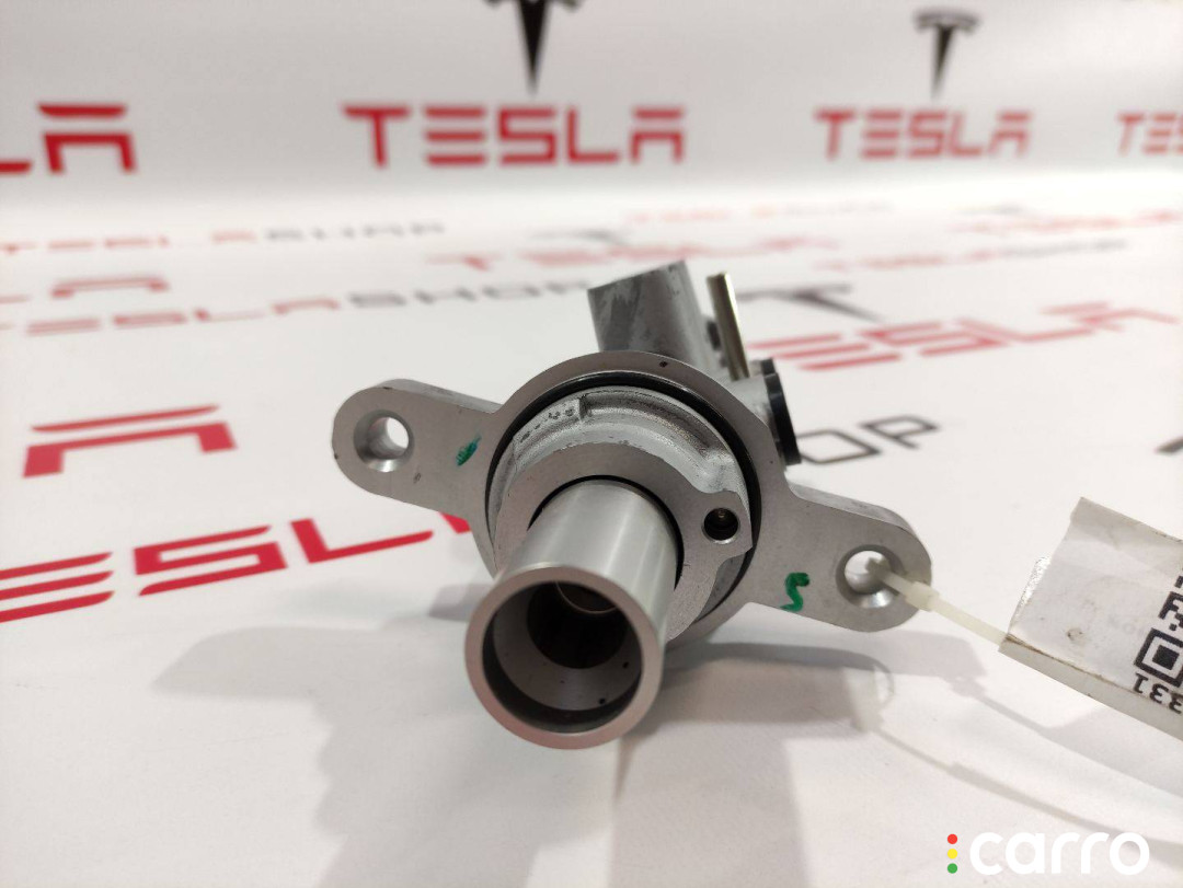 1044671-99-F цилиндр тормозной главный Tesla Model 3 2019г. - фото №2