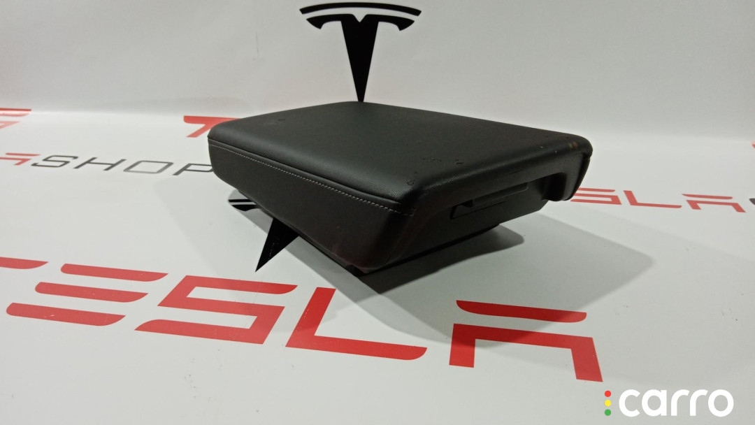 1087900-00-E декоративная накладка центральной консоли Tesla Model 3 2019г. - фото №1