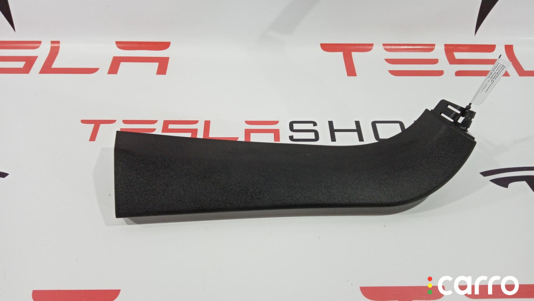 1009252-00-G Накладка крышки багажника Tesla Model S 2014г. - фото №1