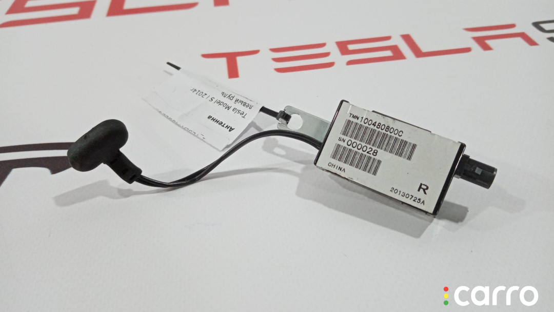 1004808-00-C, 1004808-00-F усилитель антенны Tesla Model S 2014г. - фото №1