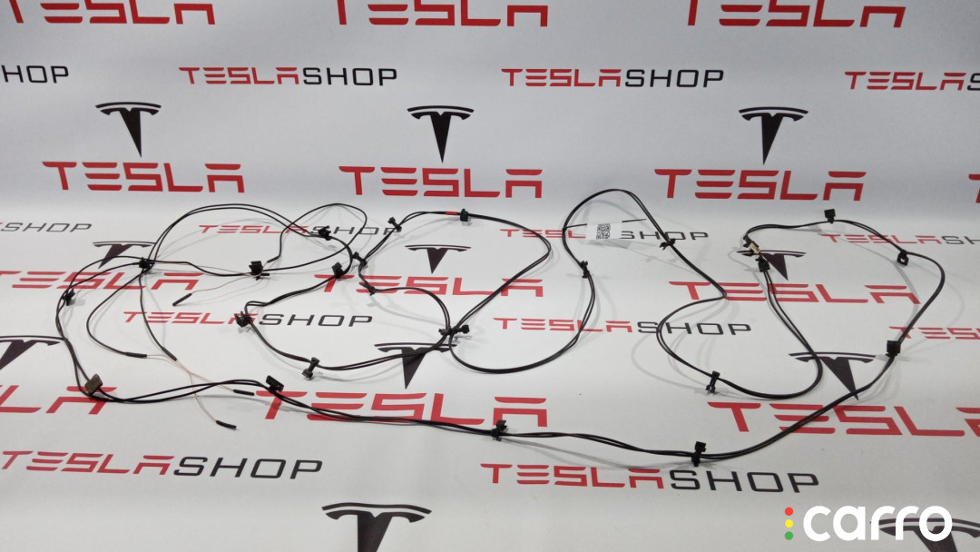 1034601-00-D антенна Tesla Model S 2014г. - фото №1