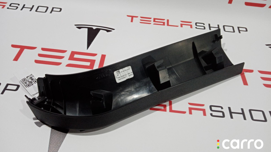 1009252-00-C Накладка крышки багажника Tesla Model S 2016г. - фото №2