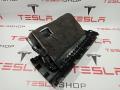 1002295-00-E, 1003327-08-I Бардачок Tesla Model S 2016г. - фото №3