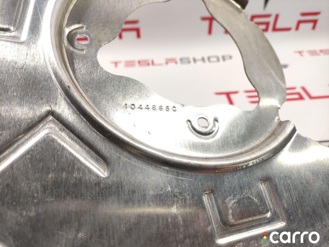 1044665-00-C Кожух тормозного диска Tesla Model 3 2020г. - фото №2