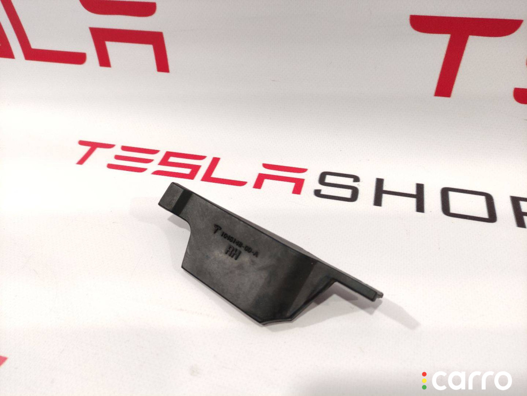 104614800A уплотнитель Tesla Model S - фото №1
