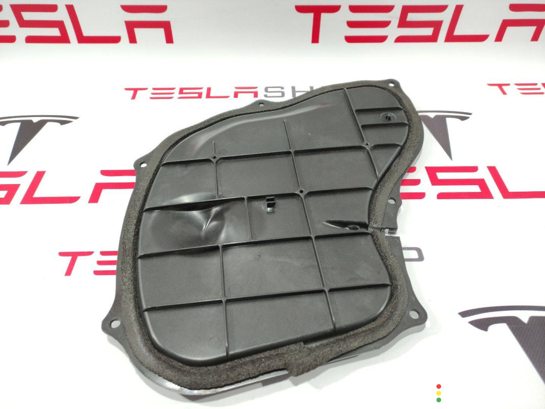 1002458-00-F Накладка двери внутренняя передняя левая Tesla Model S - фото №3