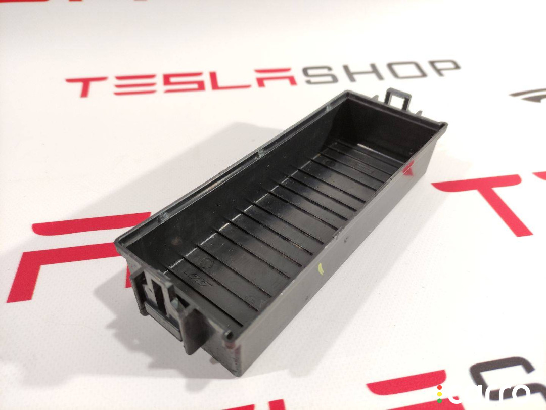 1004423-03-H Крышка блока предохранителей переднего Tesla Model S 2014г. - фото №1