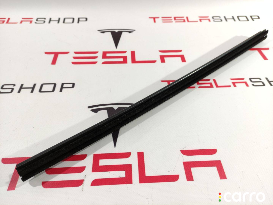 уплотнитель передний Tesla Model S 2014г. - фото №3