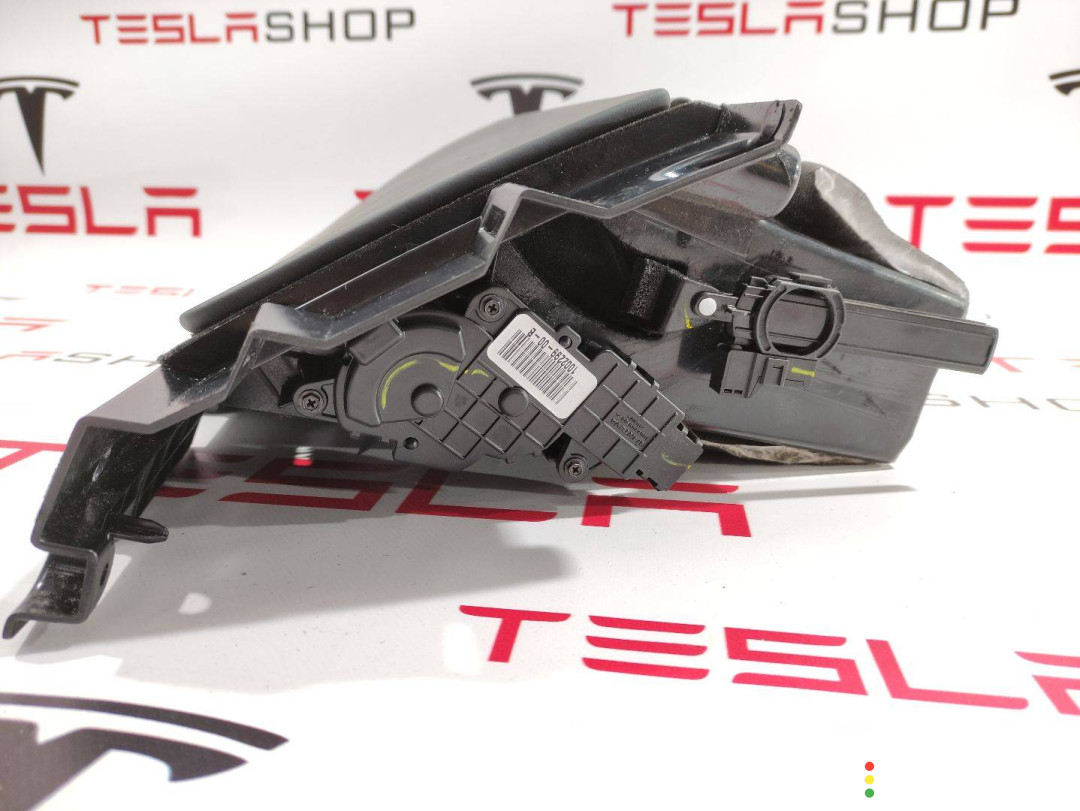 1003327-01-M Бардачок Tesla Model X 2016г. - фото №4